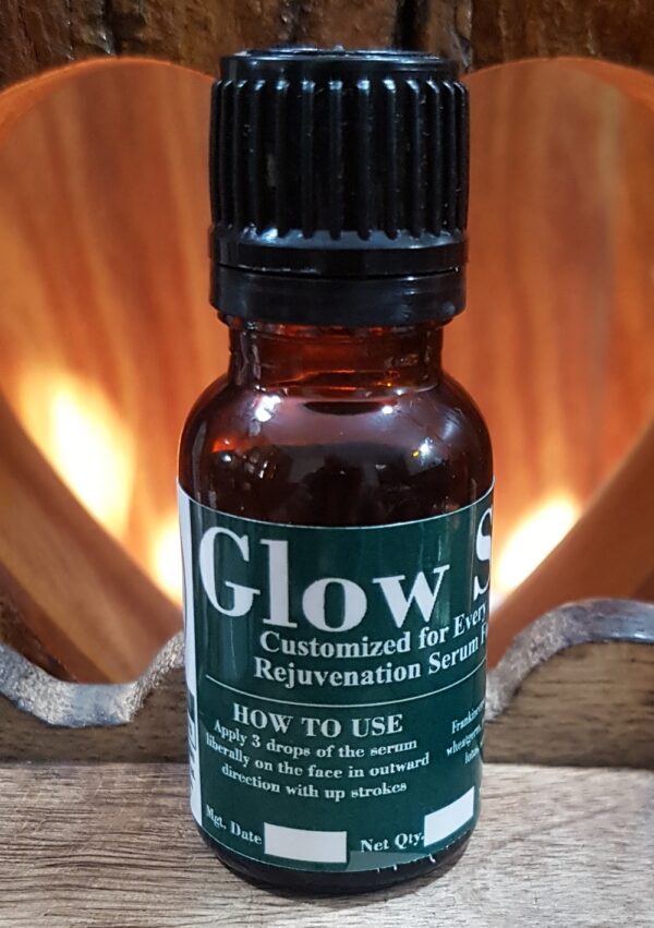 glow serum Organic Triaanyas health Mantra, Purnima bahuguna, Top Organic product company in India, therapeutic grade essential oils